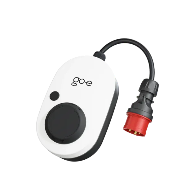 Vit go-e Charger Gemini flex med anslutningskabel